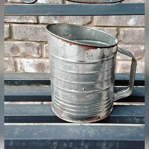 Vintage Bromwells Metal Measuring Sifter With Handle - Silver